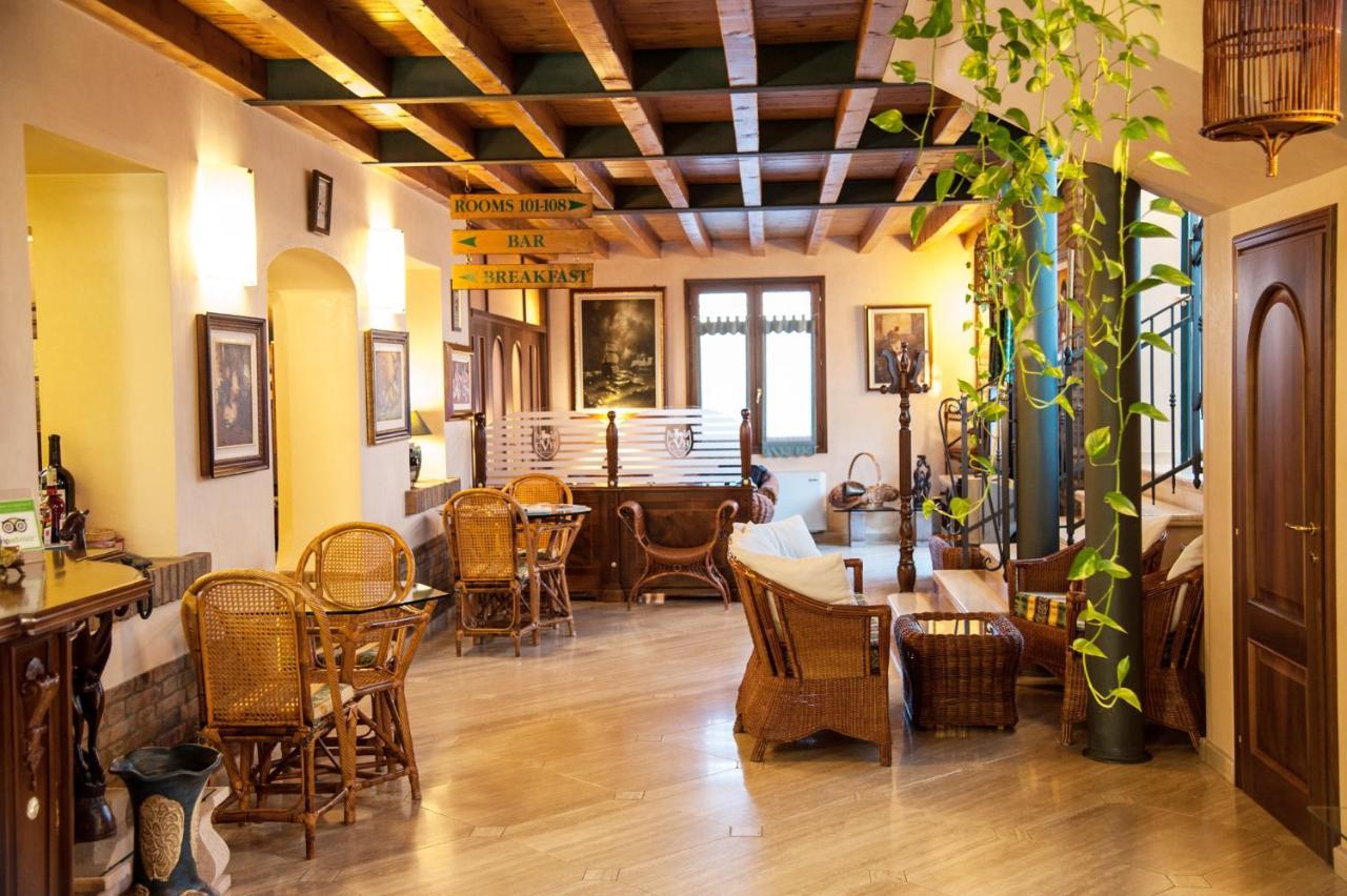 Hotel Corte Vecchia San Prospero Exteriör bild
