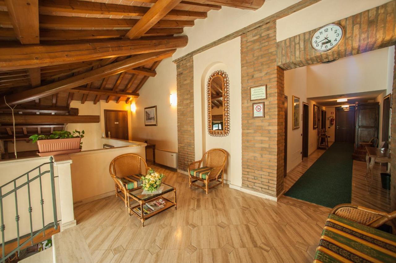 Hotel Corte Vecchia San Prospero Exteriör bild