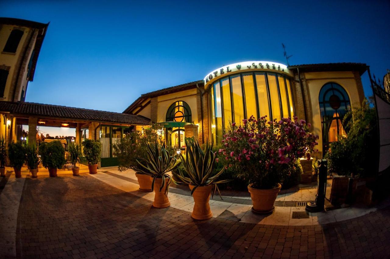 Hotel Corte Vecchia San Prospero Exteriör bild