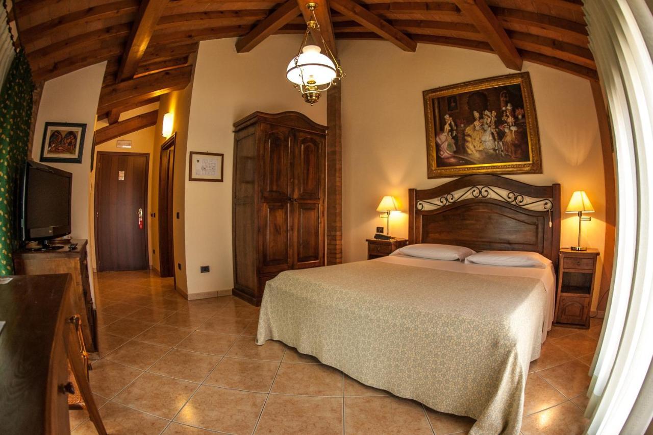 Hotel Corte Vecchia San Prospero Exteriör bild