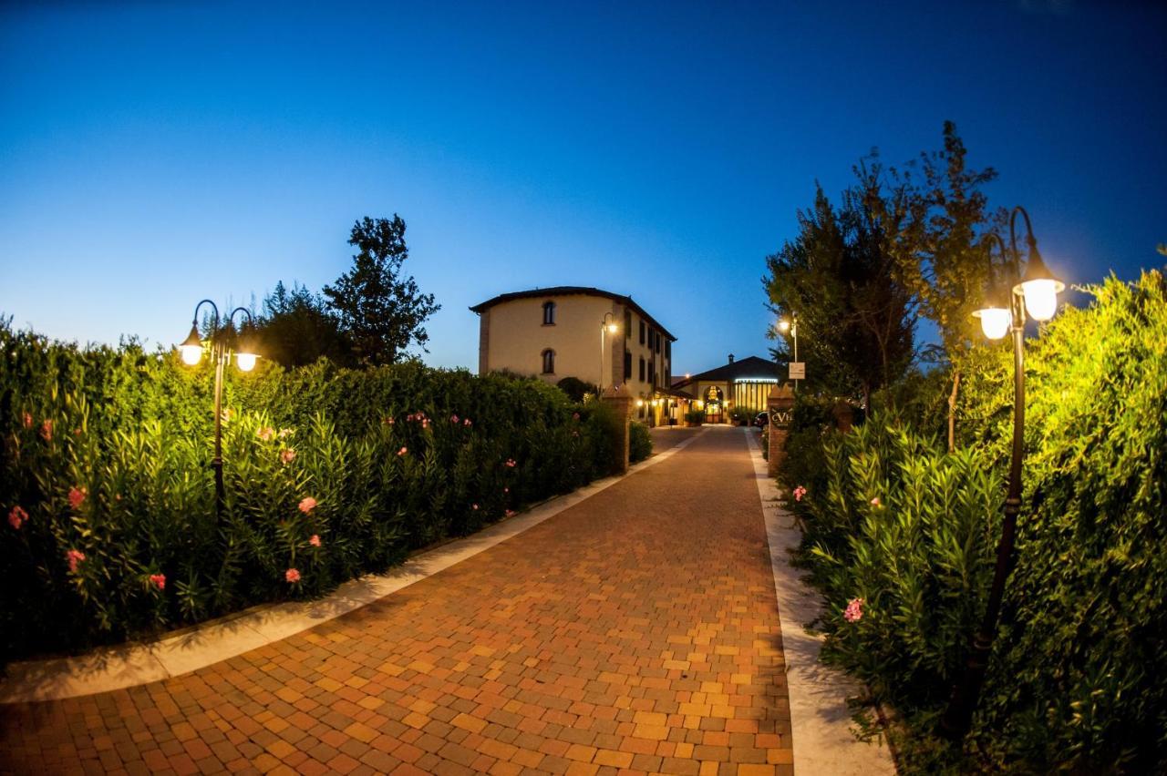 Hotel Corte Vecchia San Prospero Exteriör bild